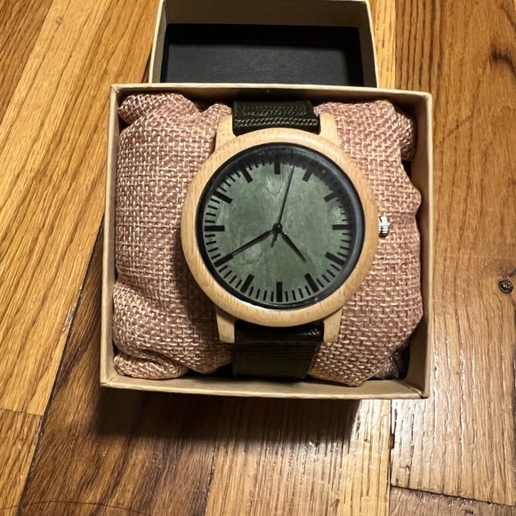 Unisex Modern Trendy Bamboo Watch with Nylon Band - Picture 8 of 9